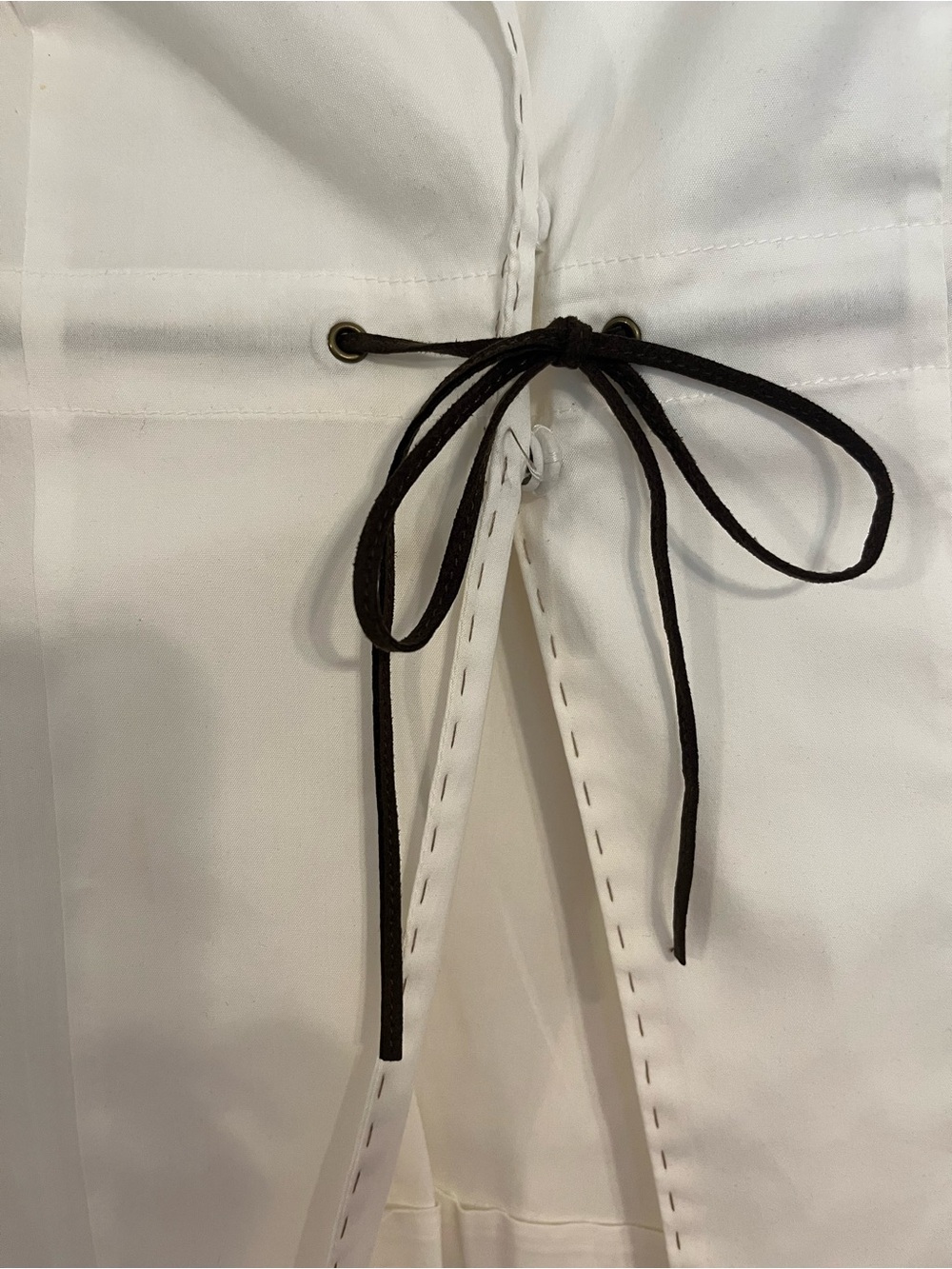 Brunello Cucinelli Off-White Tailored Drawstring Jacket with Contrast LeatherTie - Picture 4 of 15